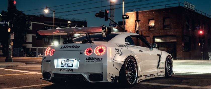 ultra-wide-car-nissan-skyline-gt-r-wallpaper-8f61950fe7a12fb68eb61849ff9cb606.jpg